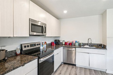 House in Ocala, Florida 3 bedrooms, 133.69 sq.m. № 2142809 - photo 8