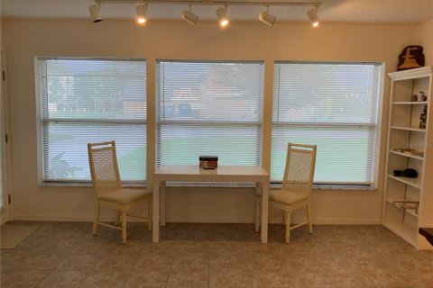 Condo in Lake Wales, Florida, 2 bedrooms  № 1843230 - photo 9
