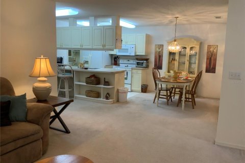 Condo in Lake Wales, Florida, 2 bedrooms  № 1843230 - photo 12