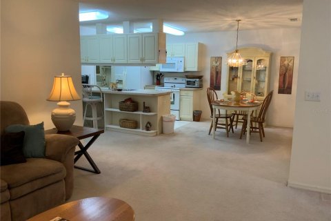 Condo in Lake Wales, Florida, 2 bedrooms  № 1843230 - photo 5