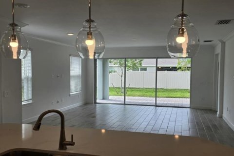 House in Port Charlotte, Florida 2 bedrooms, 140.75 sq.m. № 1911387 - photo 10