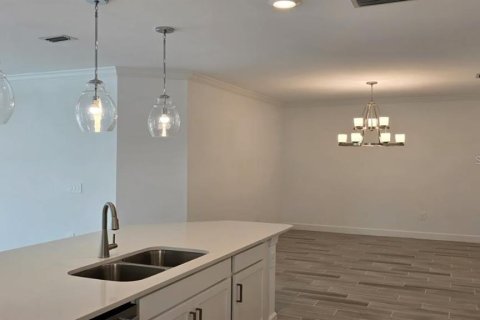 House in Port Charlotte, Florida 2 bedrooms, 140.75 sq.m. № 1911387 - photo 5