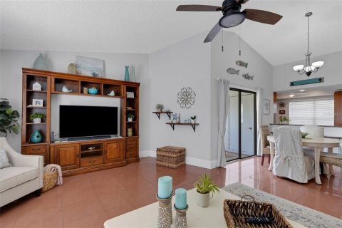 House in Oldsmar, Florida 2 bedrooms, 120.4 sq.m. № 1899040 - photo 9