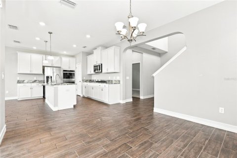 Villa ou maison à vendre à Wesley Chapel, Floride: 4 chambres, 221.01 m2 № 2423728 - photo 8