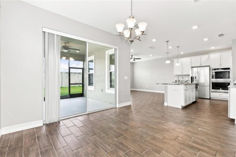 Villa ou maison à vendre à Wesley Chapel, Floride: 4 chambres, 221.01 m2 № 2423728 - photo 10