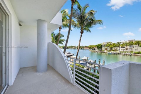 Купить кондоминиум в Майами-Бич, Флорида 3 спальни, 135.64м2, № 1976115 - фото 23