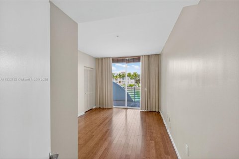 Купить кондоминиум в Майами-Бич, Флорида 3 спальни, 135.64м2, № 1976115 - фото 24