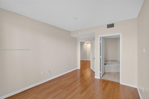 Купить кондоминиум в Майами-Бич, Флорида 3 спальни, 135.64м2, № 1976115 - фото 25