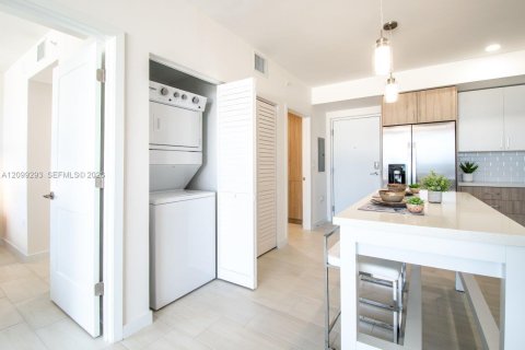 Apartment in Miami, Florida 1 bedroom № 2395473 - photo 10