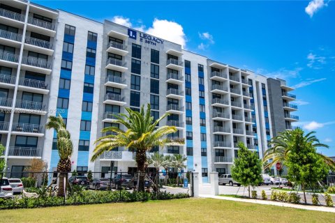 Apartment in Miami, Florida 1 bedroom № 2395473 - photo 2