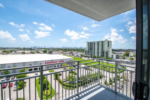 Apartment in Miami, Florida 1 bedroom № 2395473 - photo 13