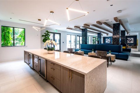 Apartment in Miami, Florida 1 bedroom № 2395473 - photo 23