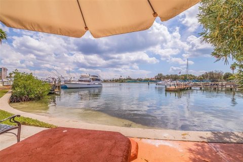 Condominio en alquiler en Treasure Island, Florida, 1 dormitorio, 59.92 m2 № 1807310 - foto 22