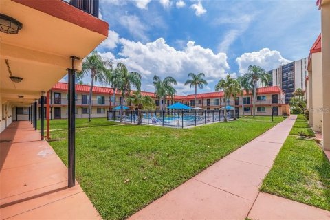 Condominio en alquiler en Treasure Island, Florida, 1 dormitorio, 59.92 m2 № 1807310 - foto 18