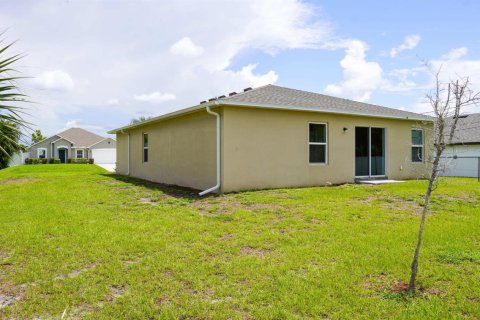 House in Cape Coral, Florida 3 bedrooms, 115.85 sq.m. № 2182109 - photo 28