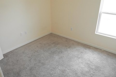 House in Cape Coral, Florida 3 bedrooms, 115.85 sq.m. № 2182109 - photo 16