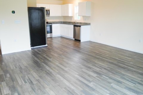 House in Cape Coral, Florida 3 bedrooms, 115.85 sq.m. № 2182109 - photo 7