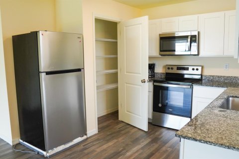 House in Cape Coral, Florida 3 bedrooms, 115.85 sq.m. № 2182109 - photo 6