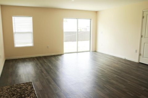 House in Cape Coral, Florida 3 bedrooms, 115.85 sq.m. № 2182109 - photo 26