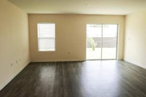 House in Cape Coral, Florida 3 bedrooms, 115.85 sq.m. № 2182109 - photo 27