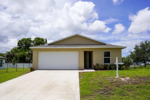 House in Cape Coral, Florida 3 bedrooms, 115.85 sq.m. № 2182109