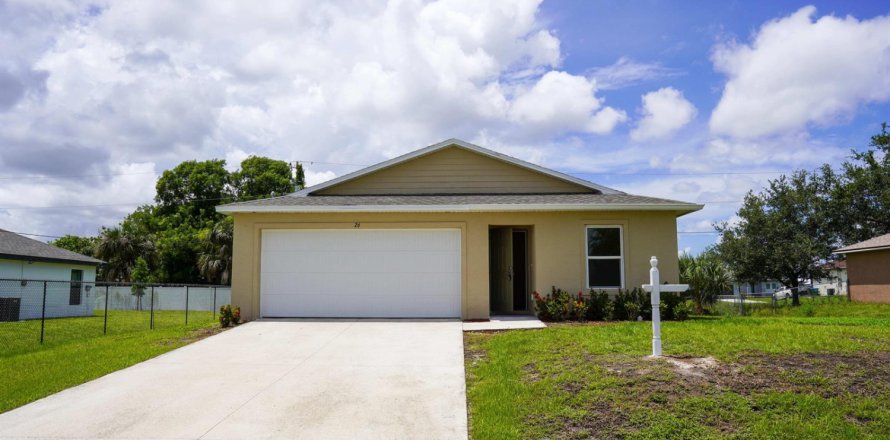 House in Cape Coral, Florida 3 bedrooms, 115.85 sq.m. № 2182109