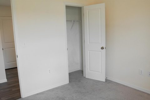 House in Cape Coral, Florida 3 bedrooms, 115.85 sq.m. № 2182109 - photo 20