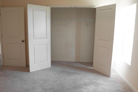 House in Cape Coral, Florida 3 bedrooms, 115.85 sq.m. № 2182109 - photo 13