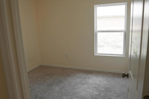 House in Cape Coral, Florida 3 bedrooms, 115.85 sq.m. № 2182109 - photo 17