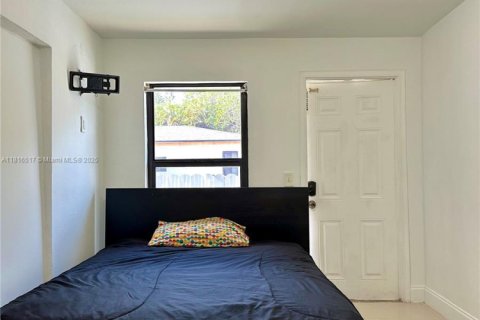 Immobilier commercial à louer à Miami, Floride: 1 chambre, 127.83 m2 № 1770412 - photo 1