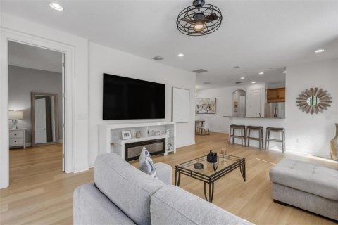Villa ou maison à vendre à Tampa, Floride: 2 chambres, 155.89 m2 № 2391094 - photo 6