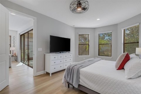 Villa ou maison à vendre à Tampa, Floride: 2 chambres, 155.89 m2 № 2391094 - photo 16