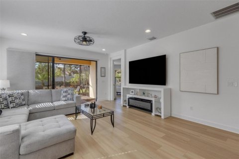 Villa ou maison à vendre à Tampa, Floride: 2 chambres, 155.89 m2 № 2391094 - photo 4