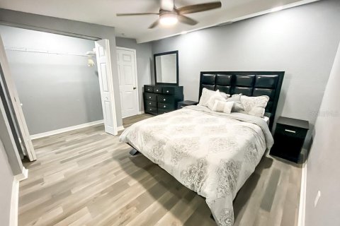 House in Sarasota, Florida 3 bedrooms, 111.48 sq.m. № 2091865 - photo 20