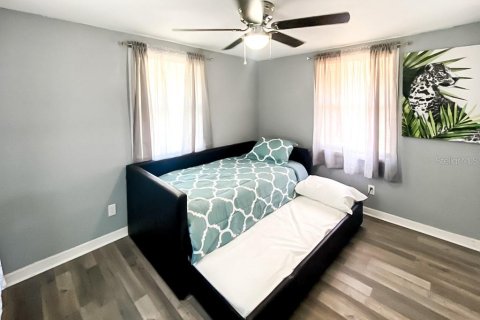 House in Sarasota, Florida 3 bedrooms, 111.48 sq.m. № 2091865 - photo 4