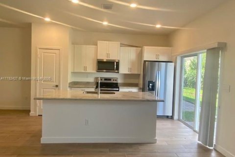 Townhouse in Homestead, Florida 3 bedrooms, 151.24 sq.m. № 1731649 - photo 2