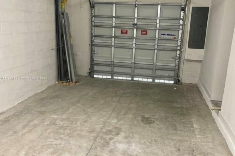 Townhouse in Homestead, Florida 3 bedrooms, 151.24 sq.m. № 1731649 - photo 14