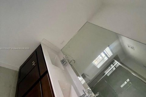 Townhouse in Homestead, Florida 3 bedrooms, 151.24 sq.m. № 1731649 - photo 9