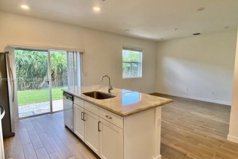 Townhouse in Homestead, Florida 3 bedrooms, 151.24 sq.m. № 1731649 - photo 3