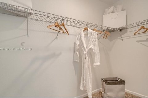 Townhouse in Homestead, Florida 3 bedrooms, 151.24 sq.m. № 1731649 - photo 8