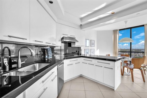 Купить кондоминиум в Авентура, Флорида 3 спальни, 237.83м2, № 1738346 - фото 18