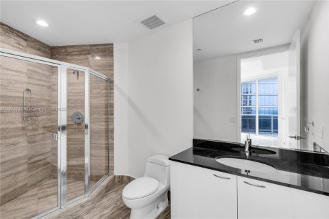 Condominio en alquiler en Sunny Isles Beach, Florida, 3 dormitorios, 193.61 m2 № 1895850 - foto 27