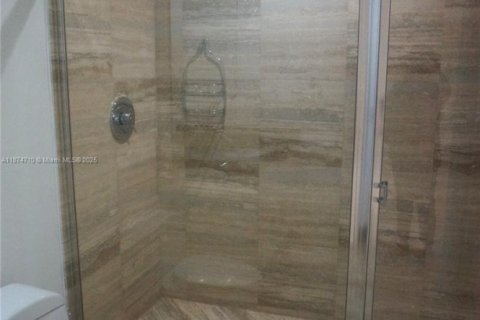 Copropriété à louer à Sunny Isles Beach, Floride: 2 chambres, 193.61 m2 № 1895850 - photo 17