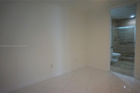 Copropriété à louer à Sunny Isles Beach, Floride: 2 chambres, 193.61 m2 № 1895850 - photo 20