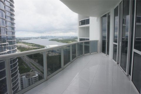 Copropriété à louer à Sunny Isles Beach, Floride: 2 chambres, 193.61 m2 № 1895850 - photo 4