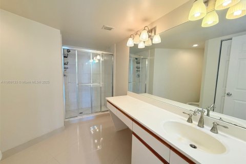 Снять в аренду кондоминиум в Авентура, Флорида 2 спальни, 109.72м2, № 1967434 - фото 4