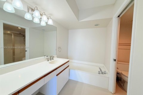 Снять в аренду кондоминиум в Авентура, Флорида 2 спальни, 109.72м2, № 1967434 - фото 5