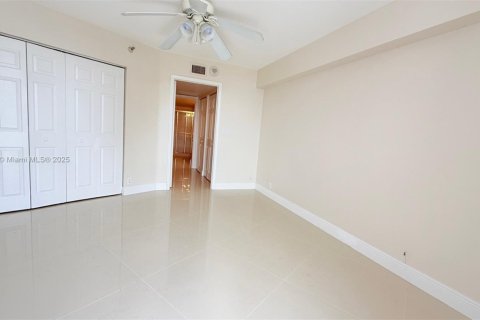 Снять в аренду кондоминиум в Авентура, Флорида 2 спальни, 109.72м2, № 1967434 - фото 2
