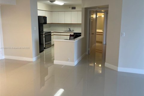 Снять в аренду кондоминиум в Авентура, Флорида 2 спальни, 109.72м2, № 1967434 - фото 3