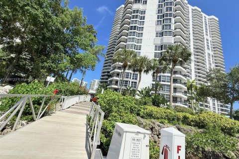 Снять в аренду кондоминиум в Авентура, Флорида 2 спальни, 109.72м2, № 1967434 - фото 15